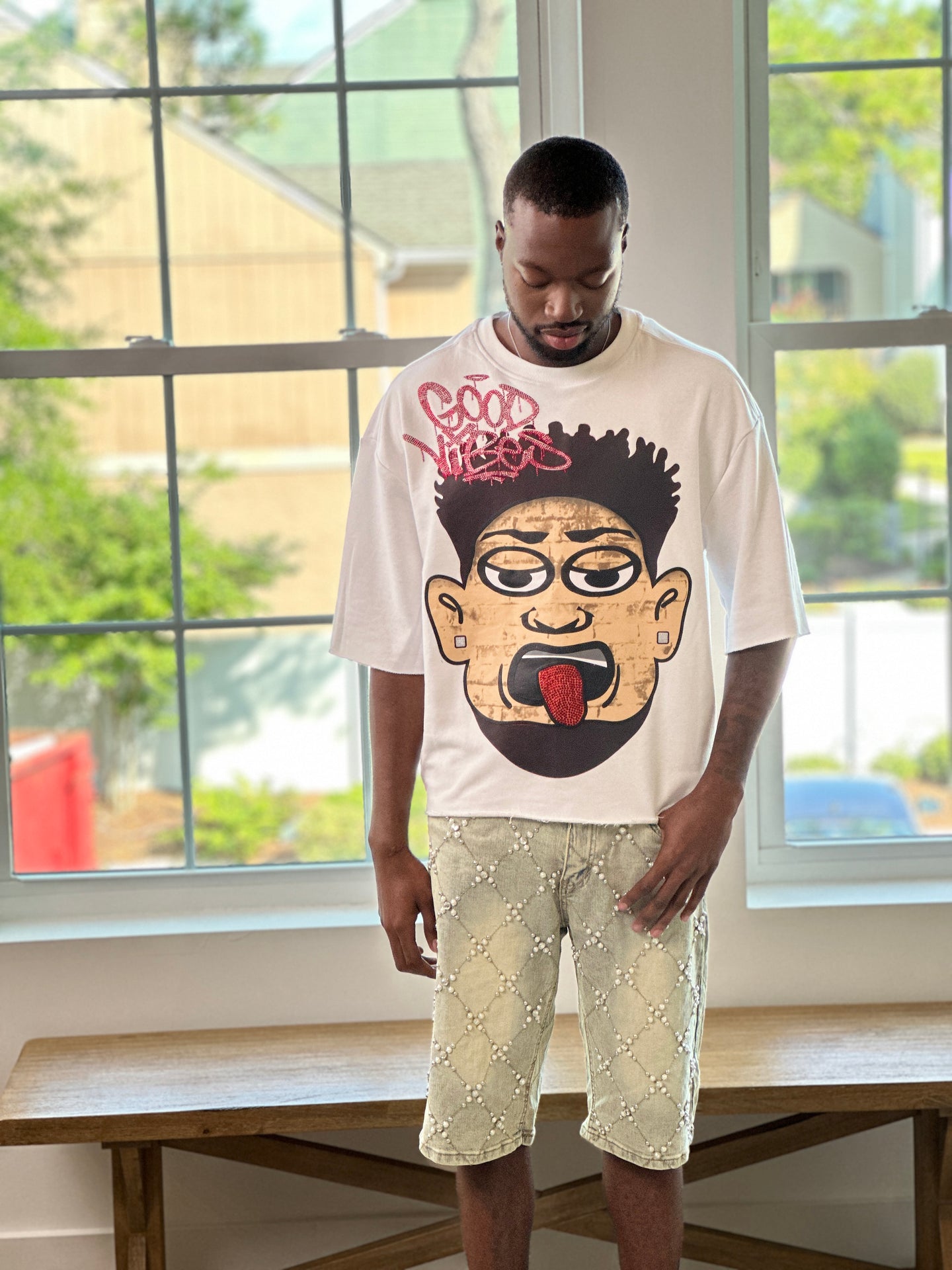 GOOD VIBES TONGUEZ CROP TOP