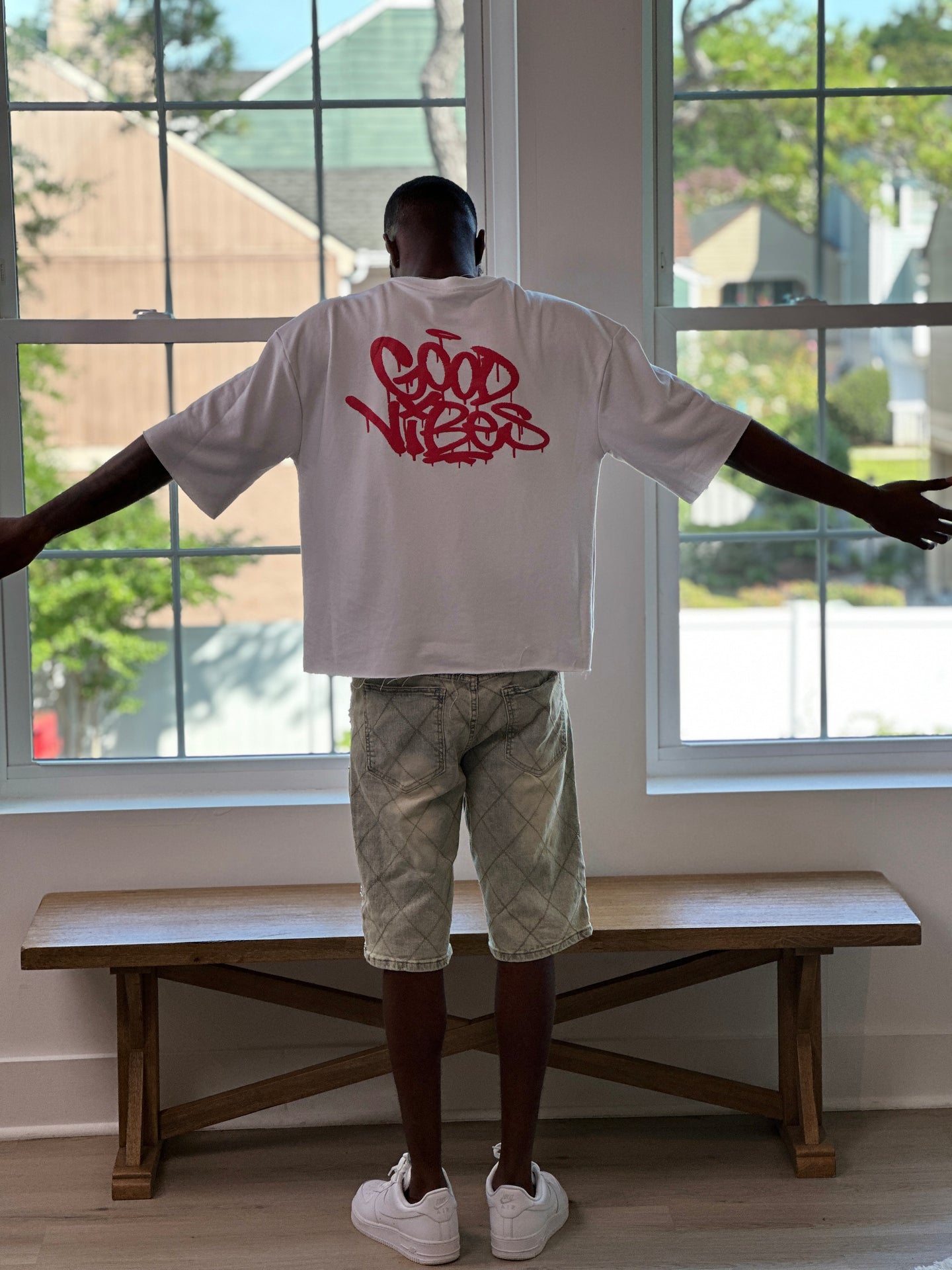 GOOD VIBES TONGUEZ CROP TOP