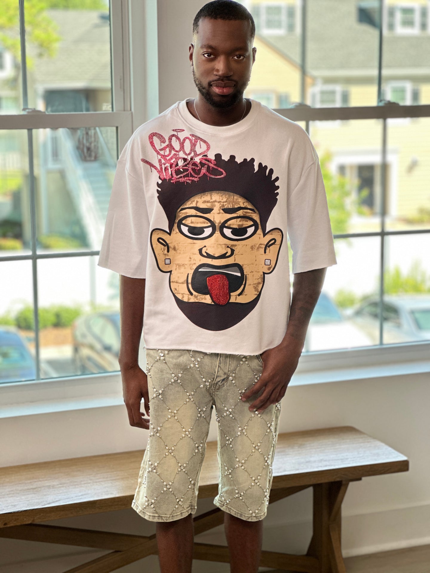 GOOD VIBES TONGUEZ CROP TOP